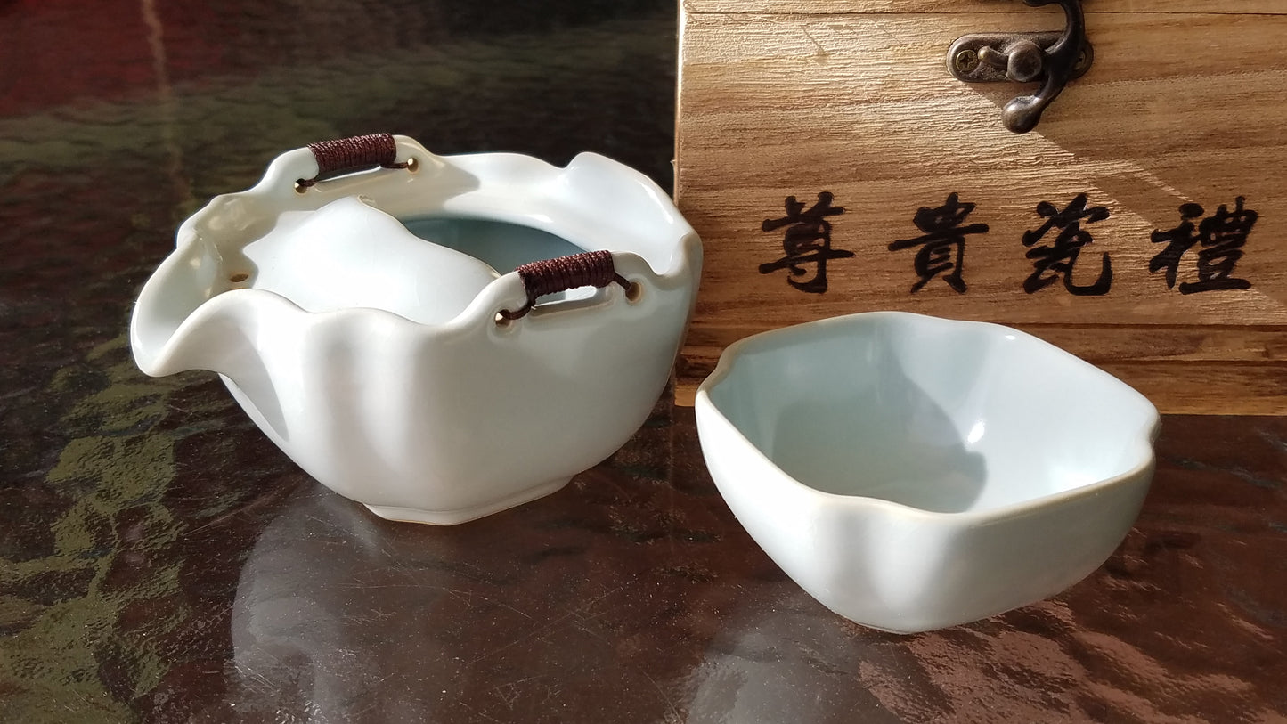 Ru Kiln Ceramic Gaiwan and Cup - Wooden Travel Box