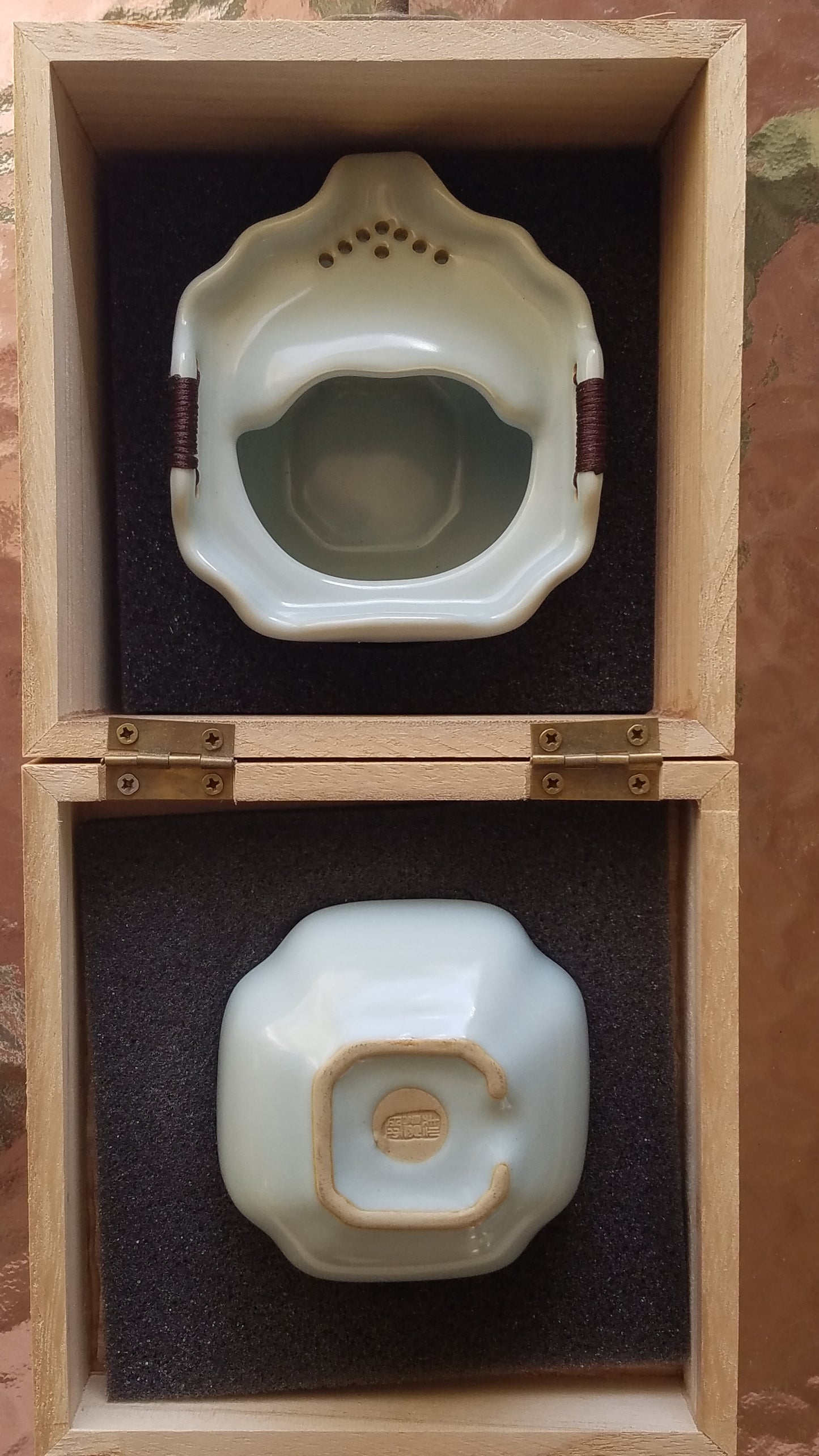 Ru Kiln Ceramic Gaiwan and Cup - Wooden Travel Box